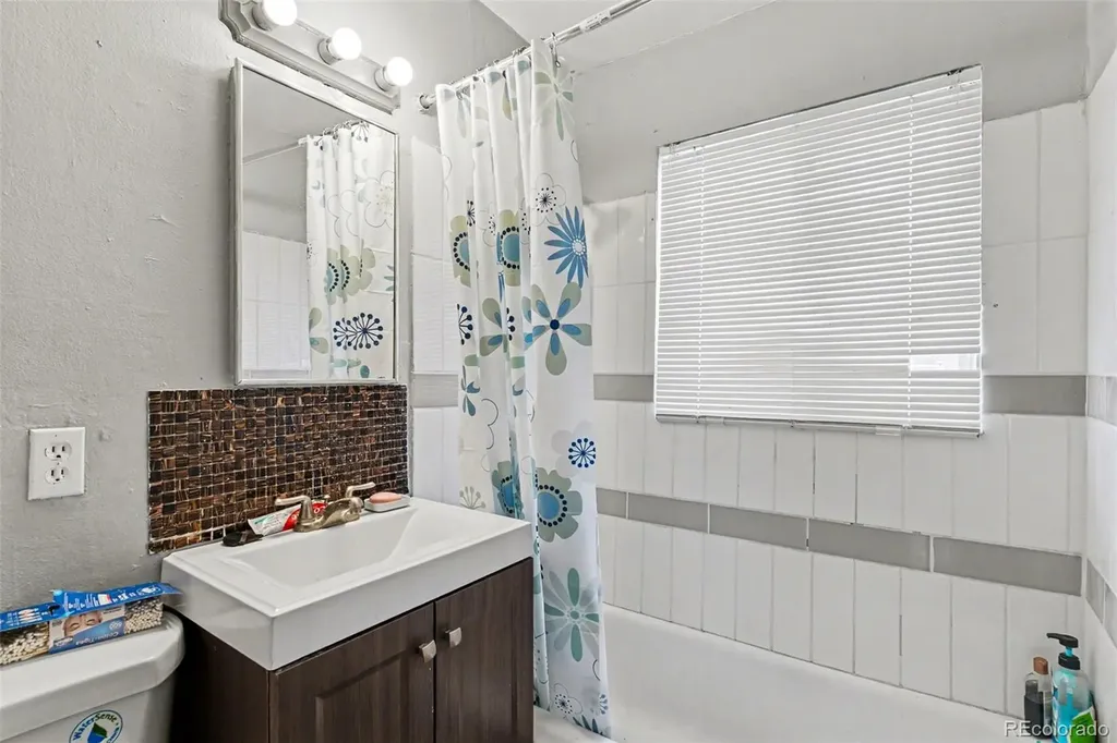 1401 Lima Street Aurora CO 80010