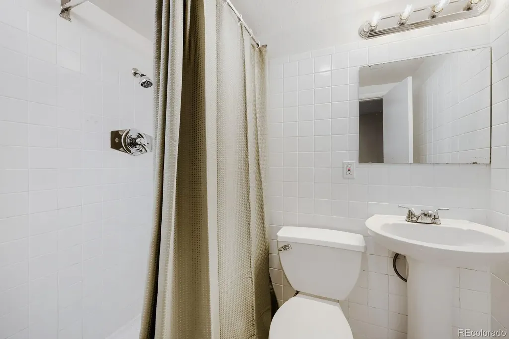 5166 Eliot Street Denver CO 80221