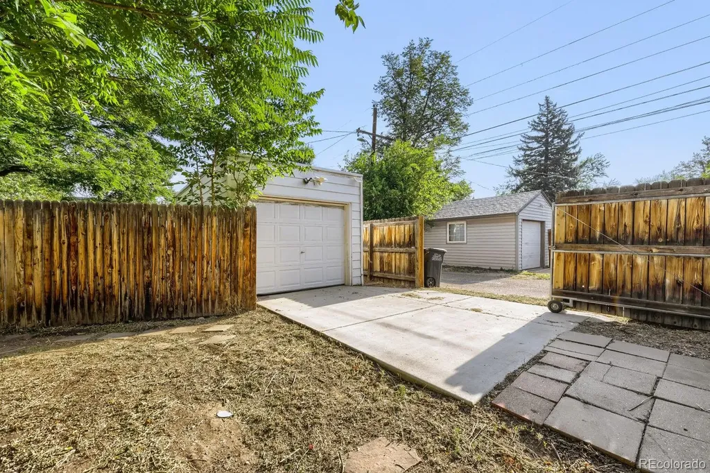 5166 Eliot Street Denver CO 80221