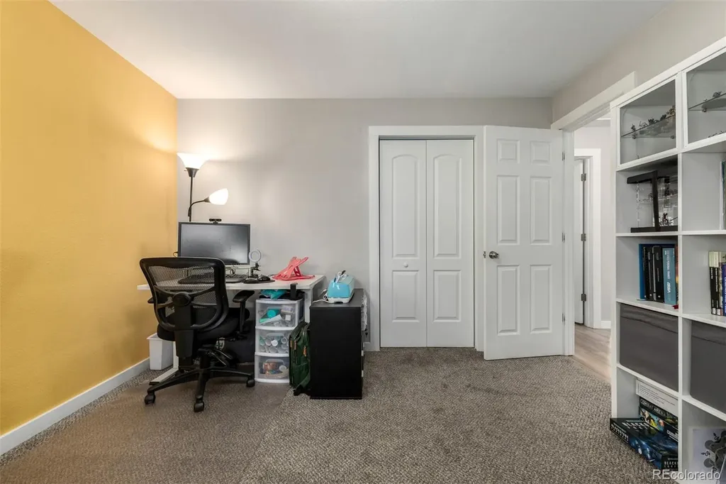 1739 Collyer Street Longmont CO 80501