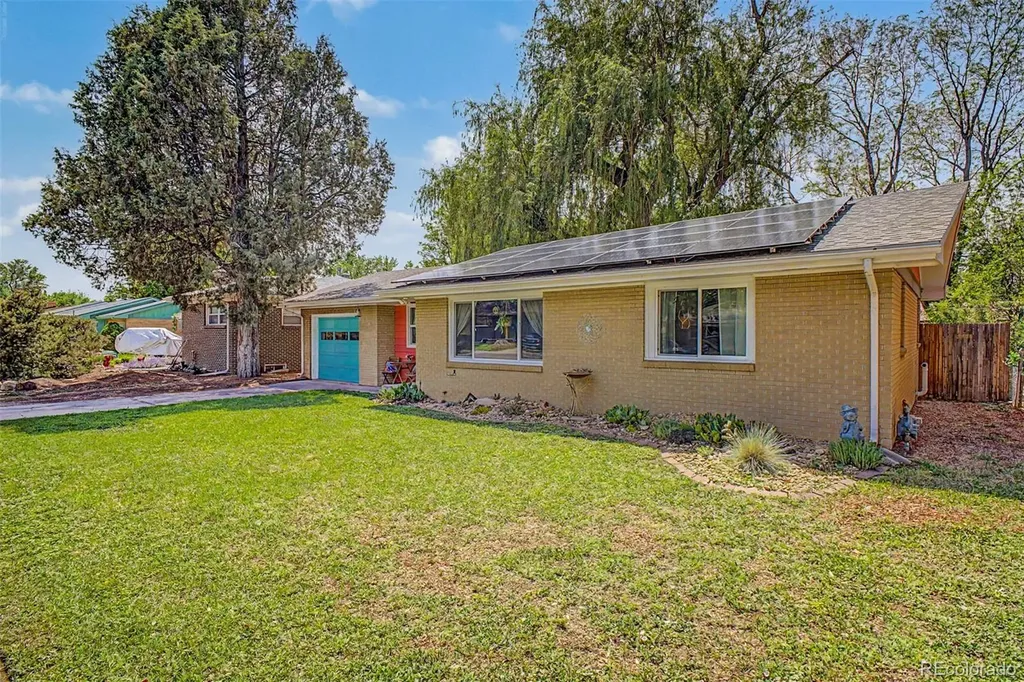 1739 Collyer Street Longmont CO 80501