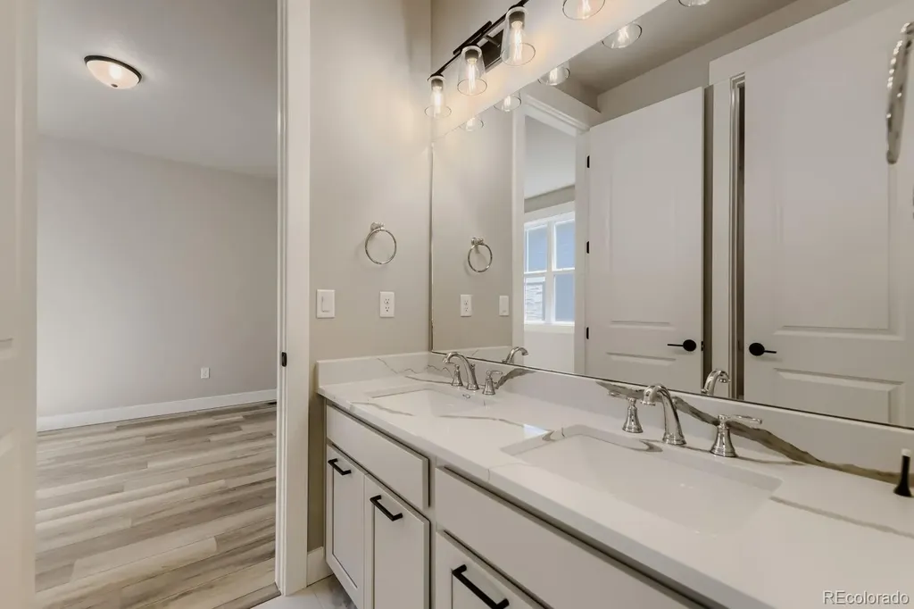 21831 E Tansy Place Aurora CO 80016