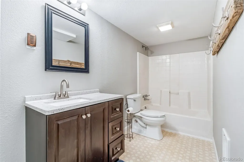 812 Brookside Drive Longmont CO 80504