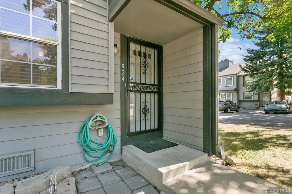 1924 Newland Court Lakewood CO 80214