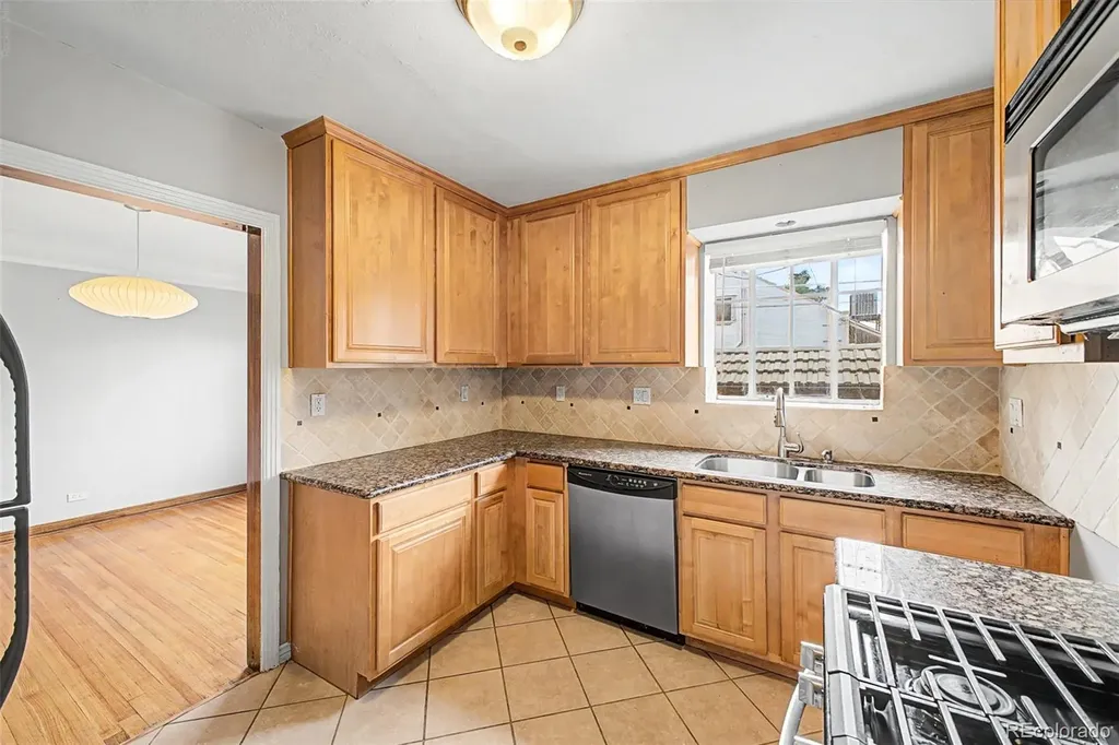 1405 Dexter Street Denver CO 80220