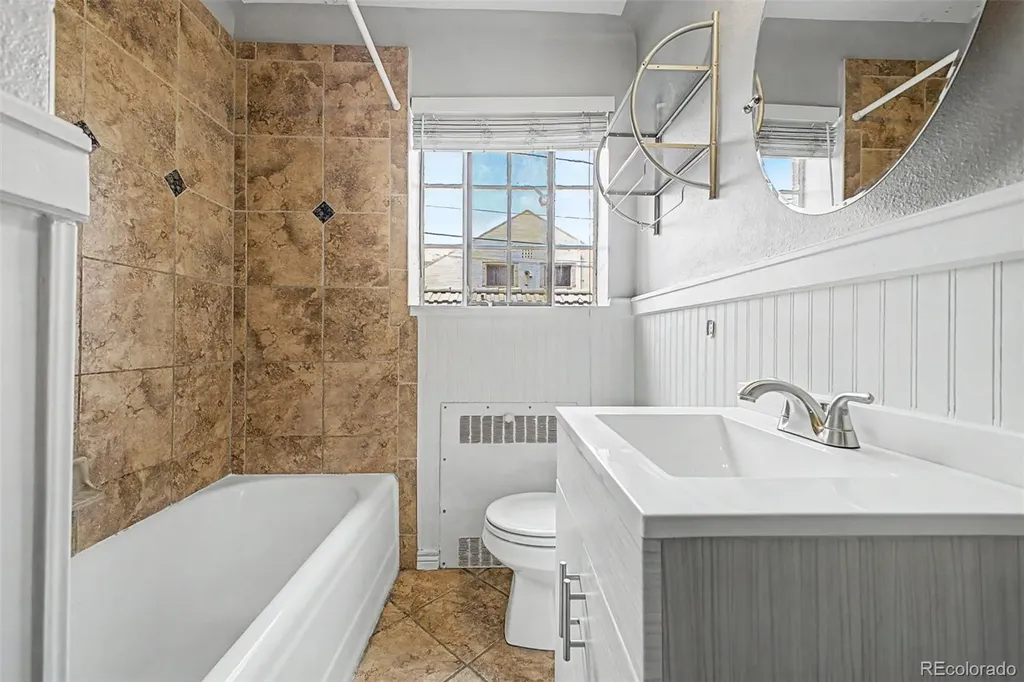 1405 Dexter Street Denver CO 80220