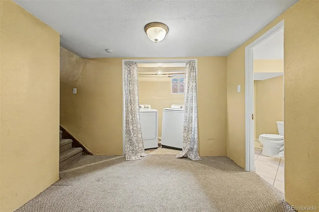 1405 Dexter Street Denver CO 80220