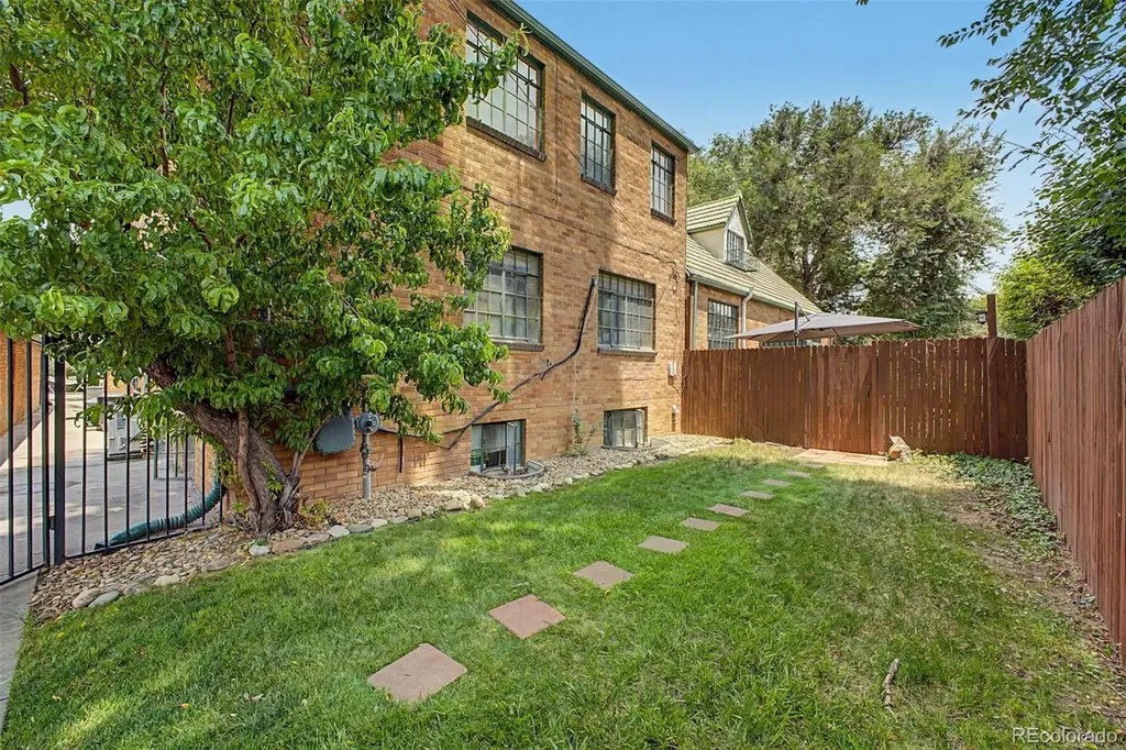 1405 Dexter Street Denver CO 80220