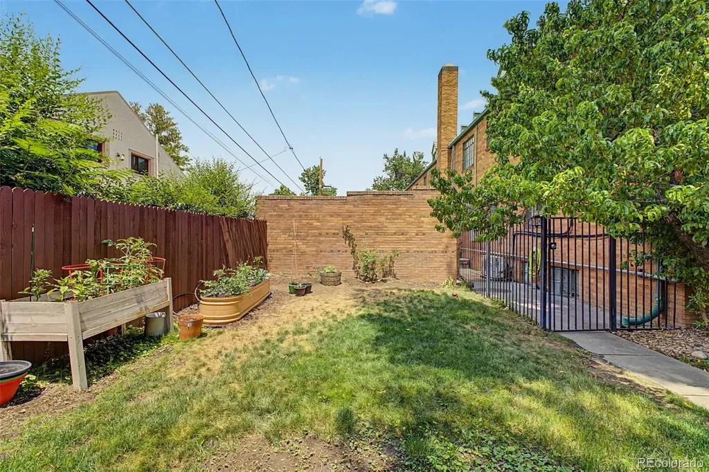1405 Dexter Street Denver CO 80220