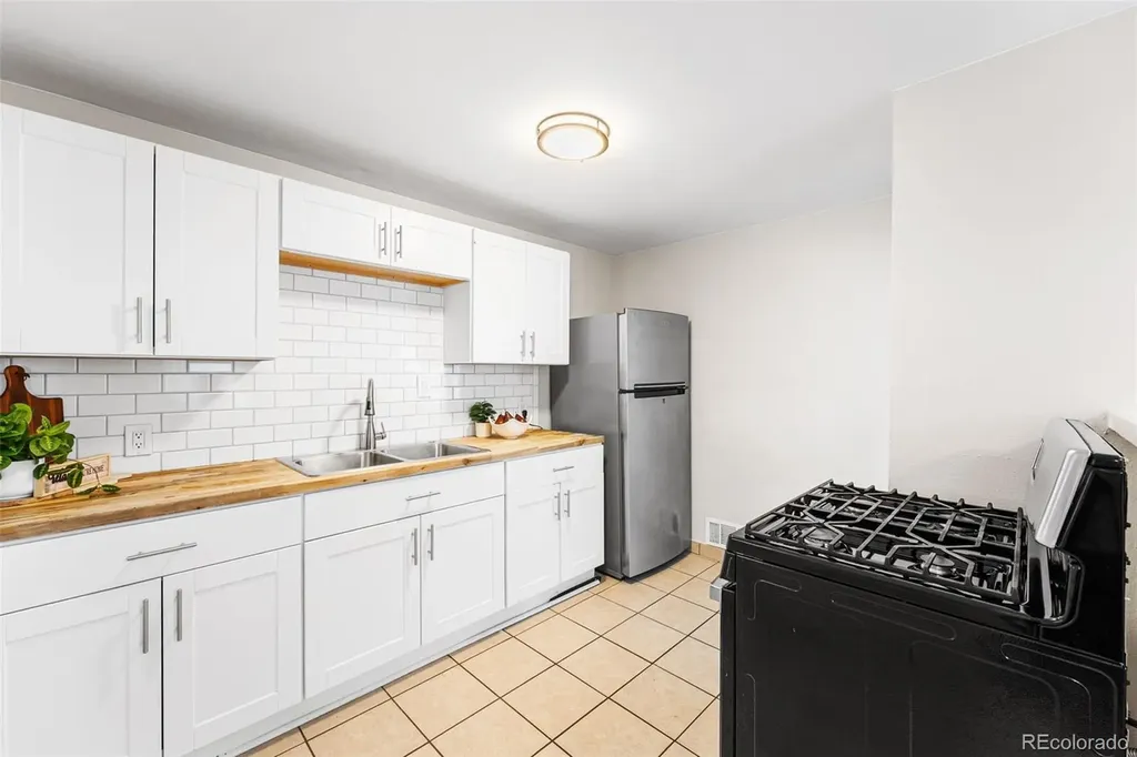 965 S Eliot Street Denver CO 80219