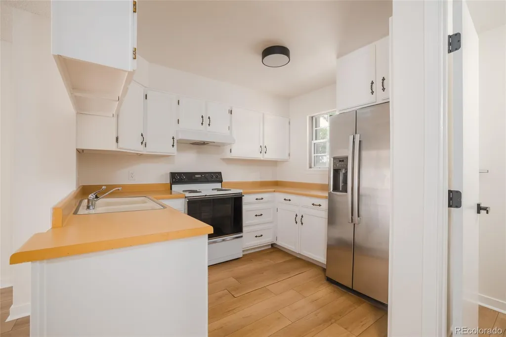 1811 S Quebec Way Denver CO 80231