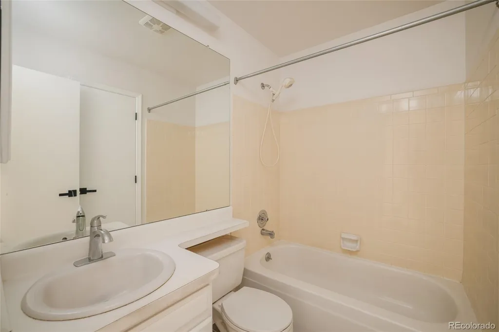 1811 S Quebec Way Denver CO 80231