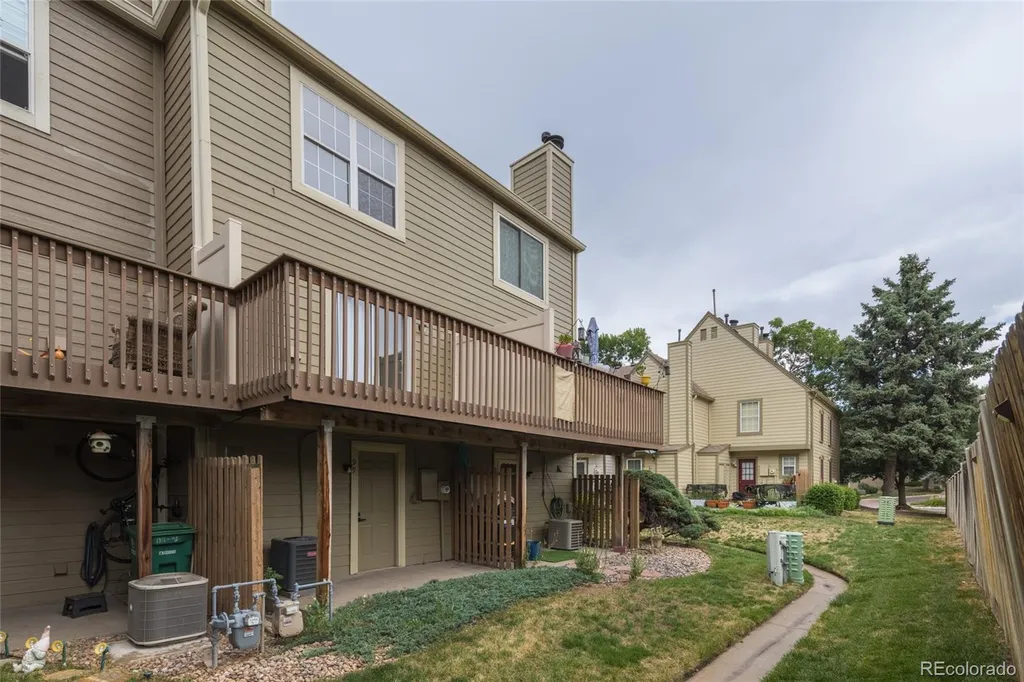 1811 S Quebec Way Denver CO 80231