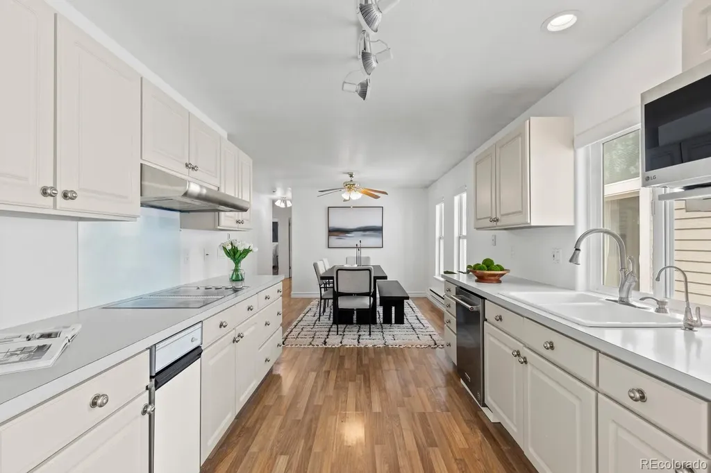 8027 S Dover Street Littleton CO 80128