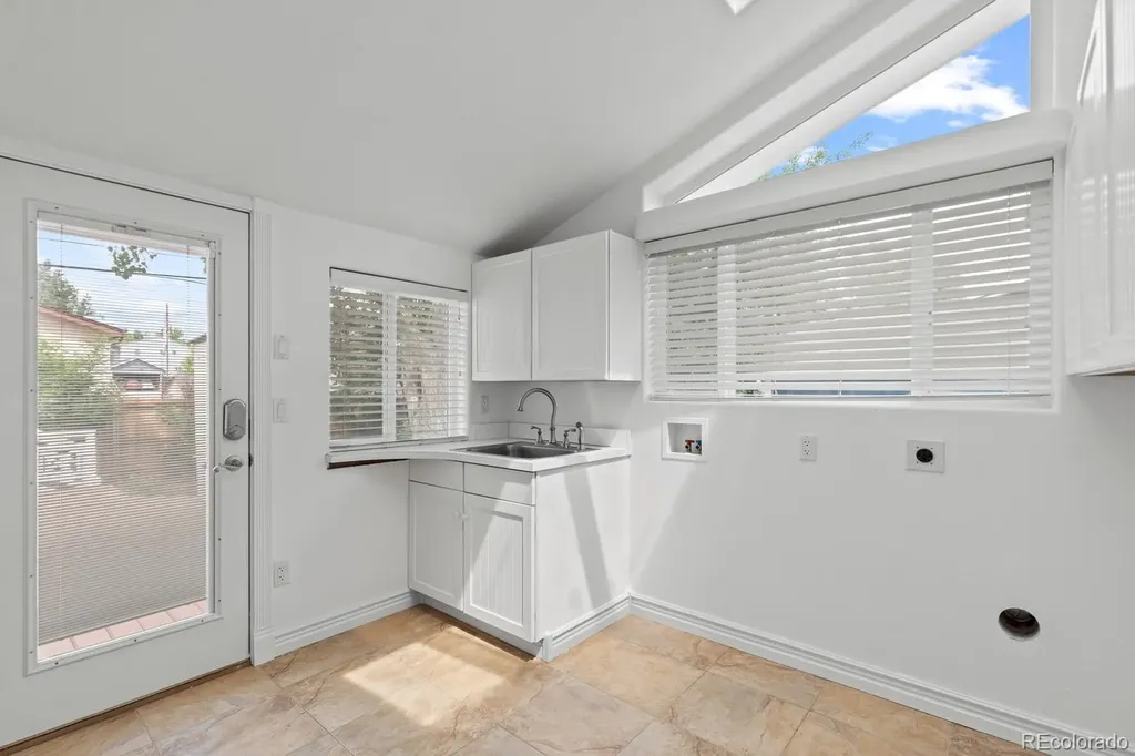 8027 S Dover Street Littleton CO 80128