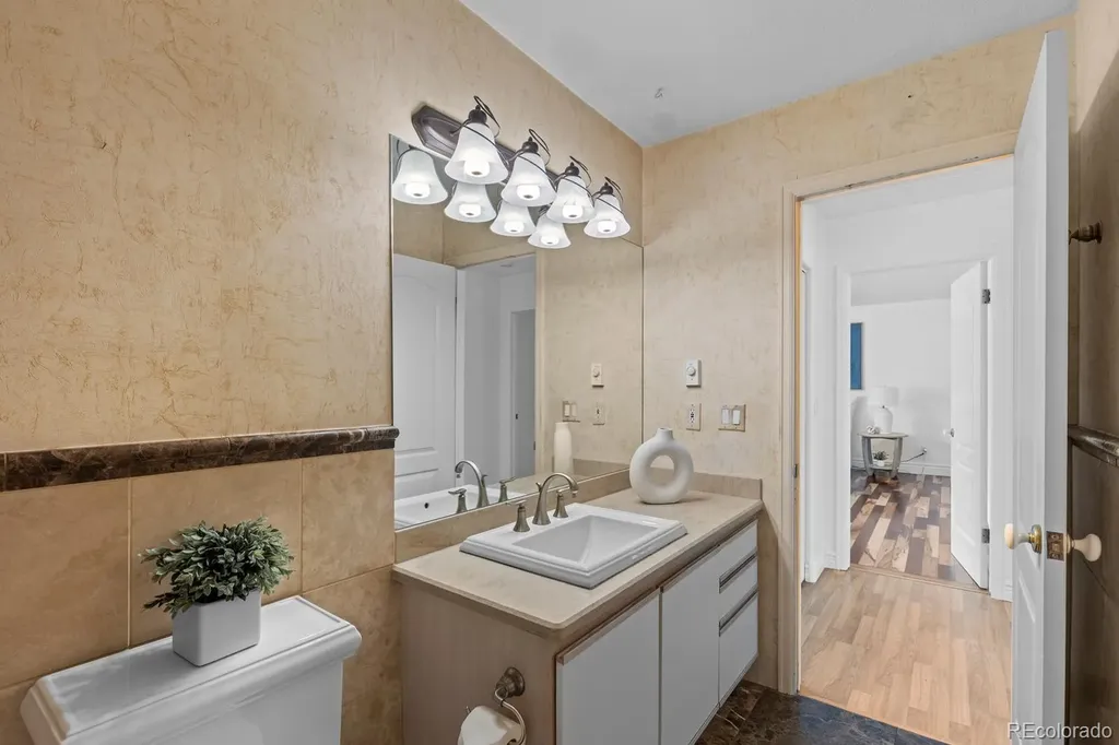 8027 S Dover Street Littleton CO 80128