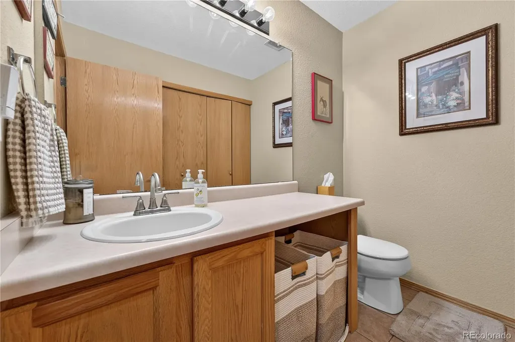 3401 Larkspur Drive Longmont CO 80503
