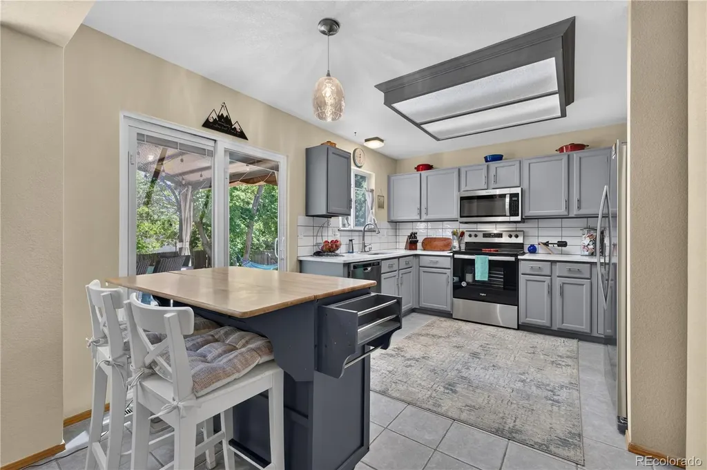 3401 Larkspur Drive Longmont CO 80503