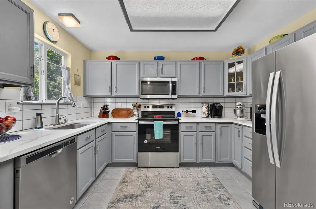 3401 Larkspur Drive Longmont CO 80503