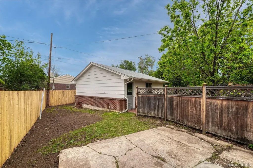 408 Scranton Street Aurora CO 80011