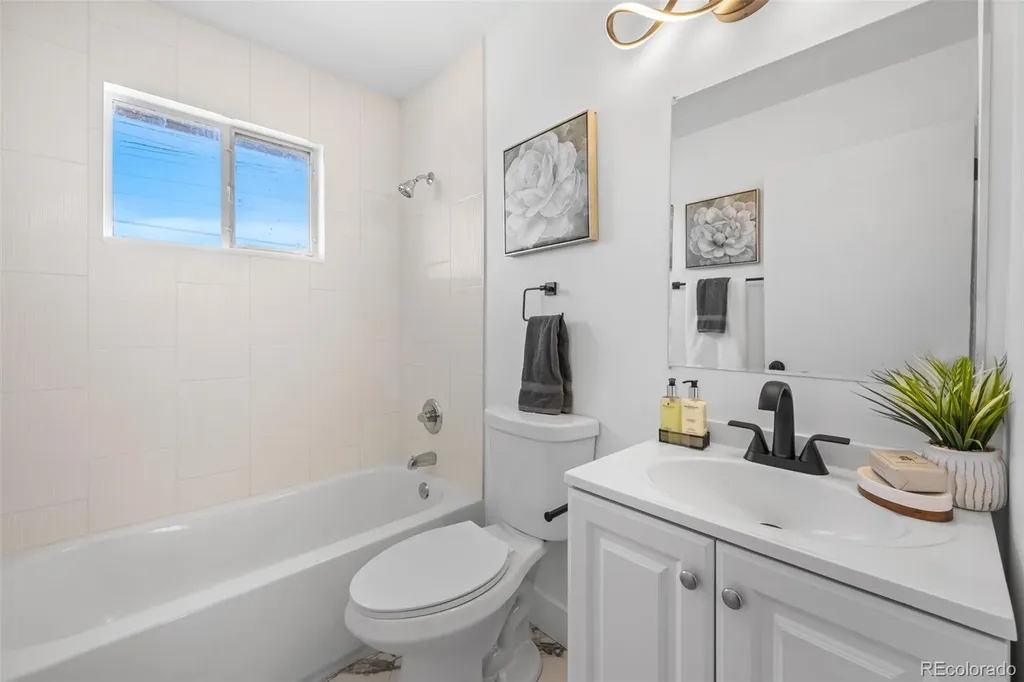 828 S Jasmine Street Denver CO 80224
