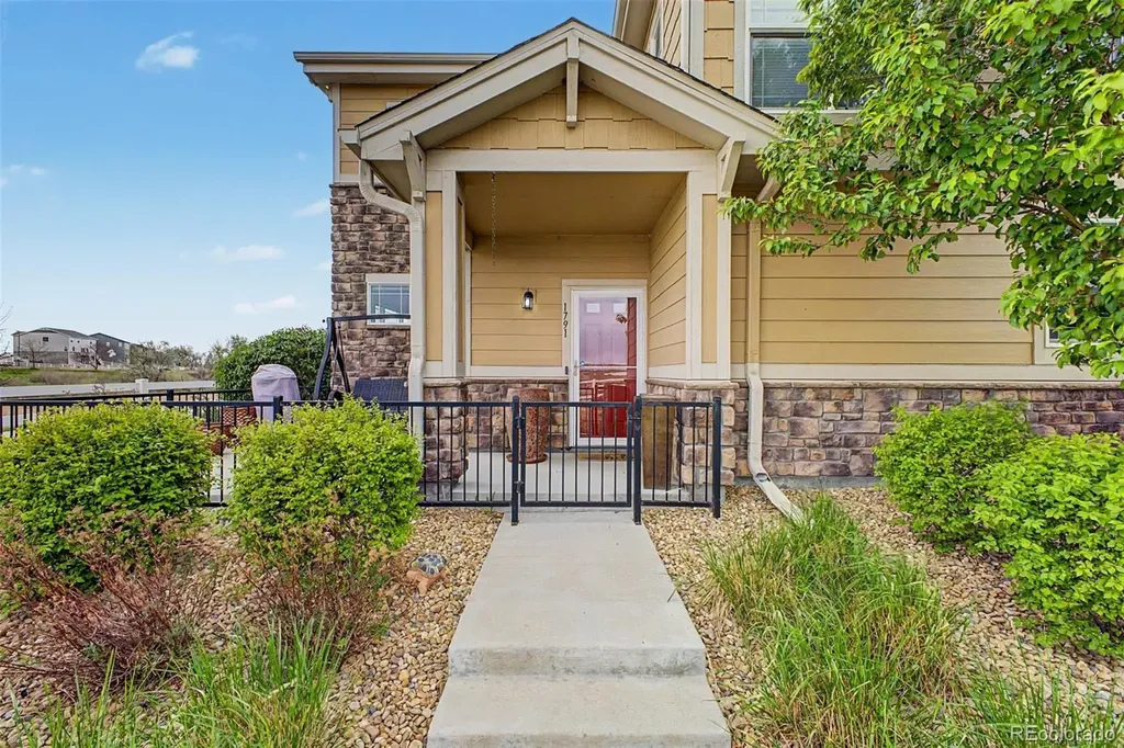 1791 S Buchanan Circle Aurora CO 80018