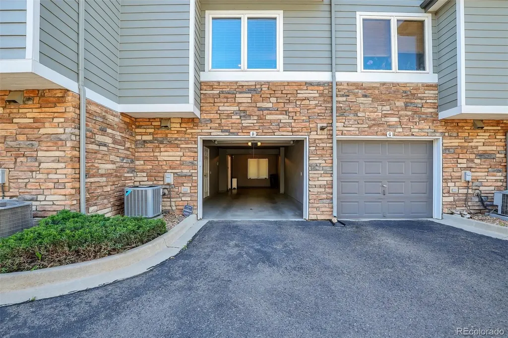 2763 W Riverwalk Circle Littleton CO 80123