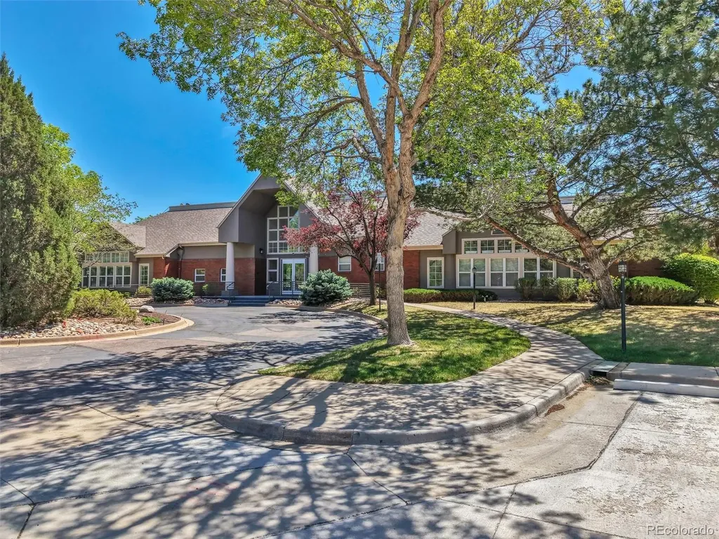 2763 W Riverwalk Circle Littleton CO 80123