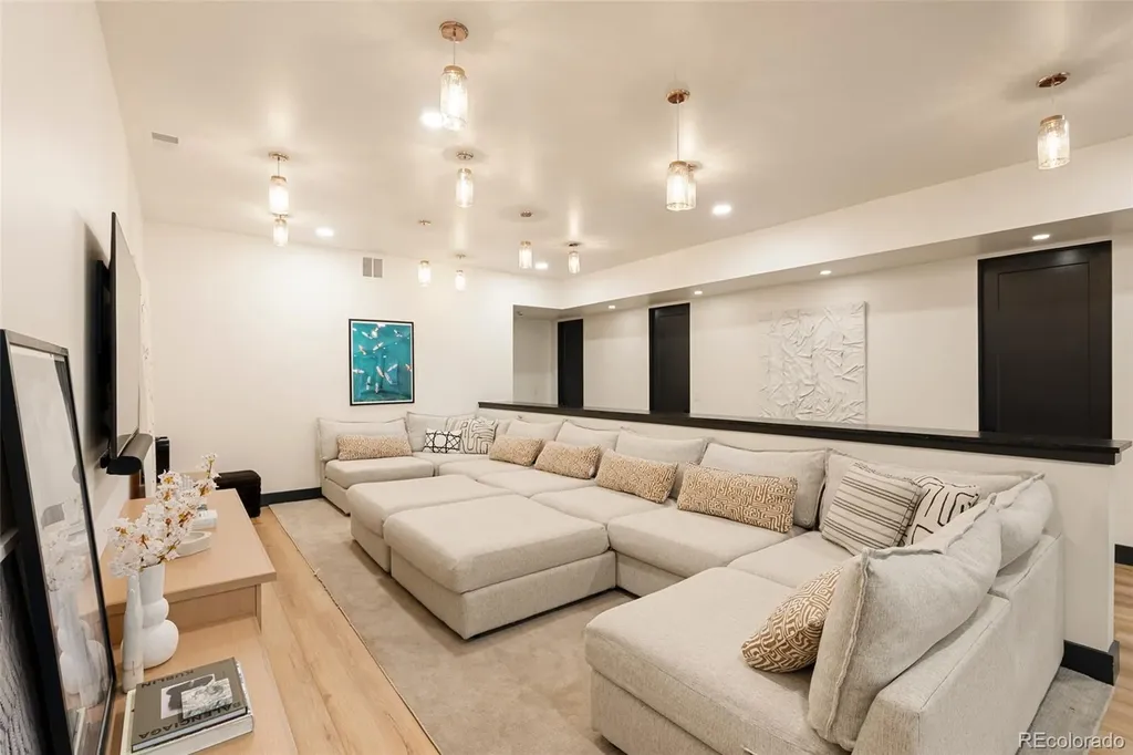 975 S Monroe Street Denver CO 80209