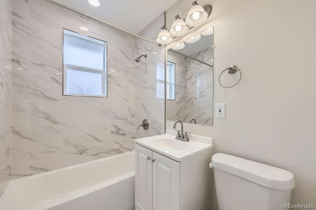 2545 Kenton Street Aurora CO 80010