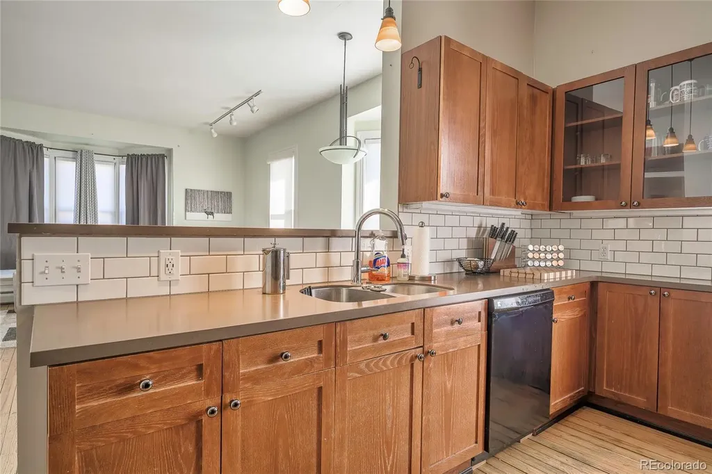 401-407 N Commercial Street Trinidad CO 81082