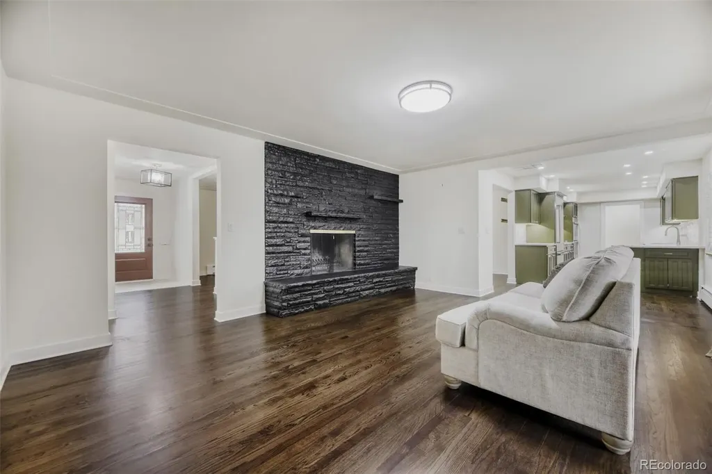 3843 S Elm Street Denver CO 80237