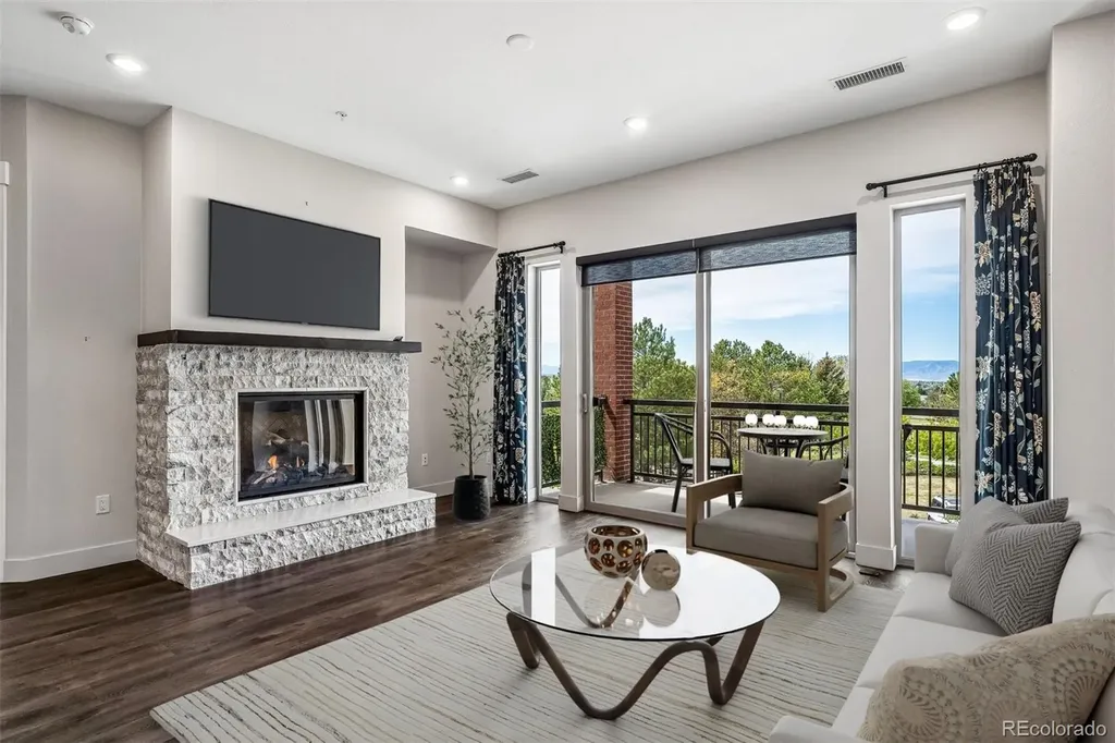 4885 S Monaco Street Denver CO 80237