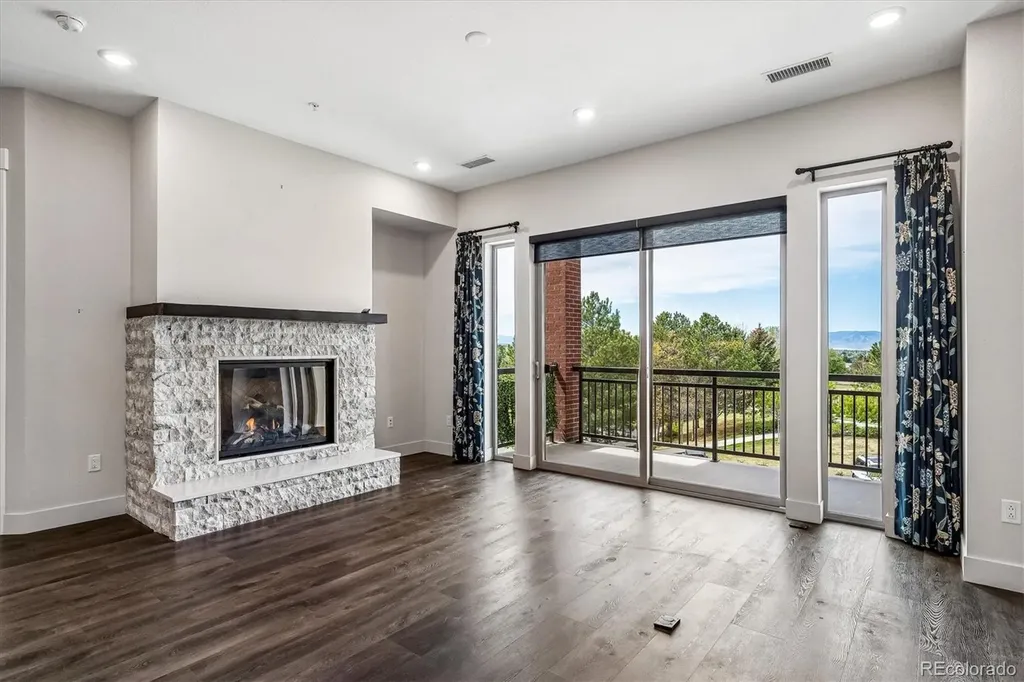 4885 S Monaco Street Denver CO 80237