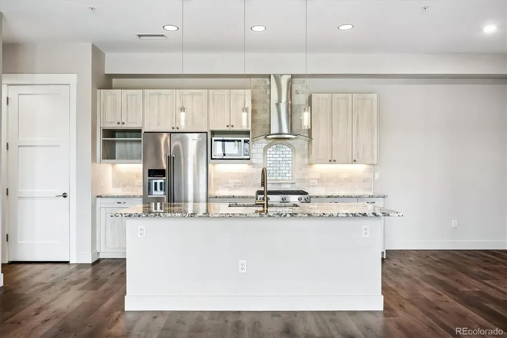 4885 S Monaco Street Denver CO 80237