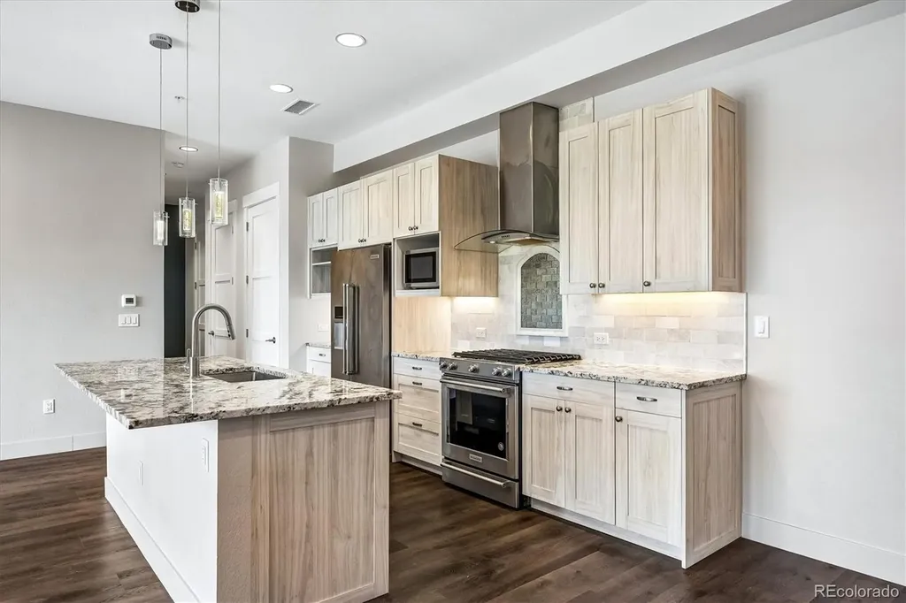4885 S Monaco Street Denver CO 80237