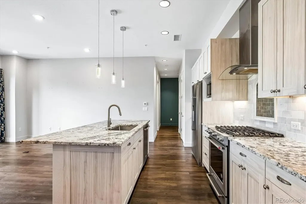 4885 S Monaco Street Denver CO 80237