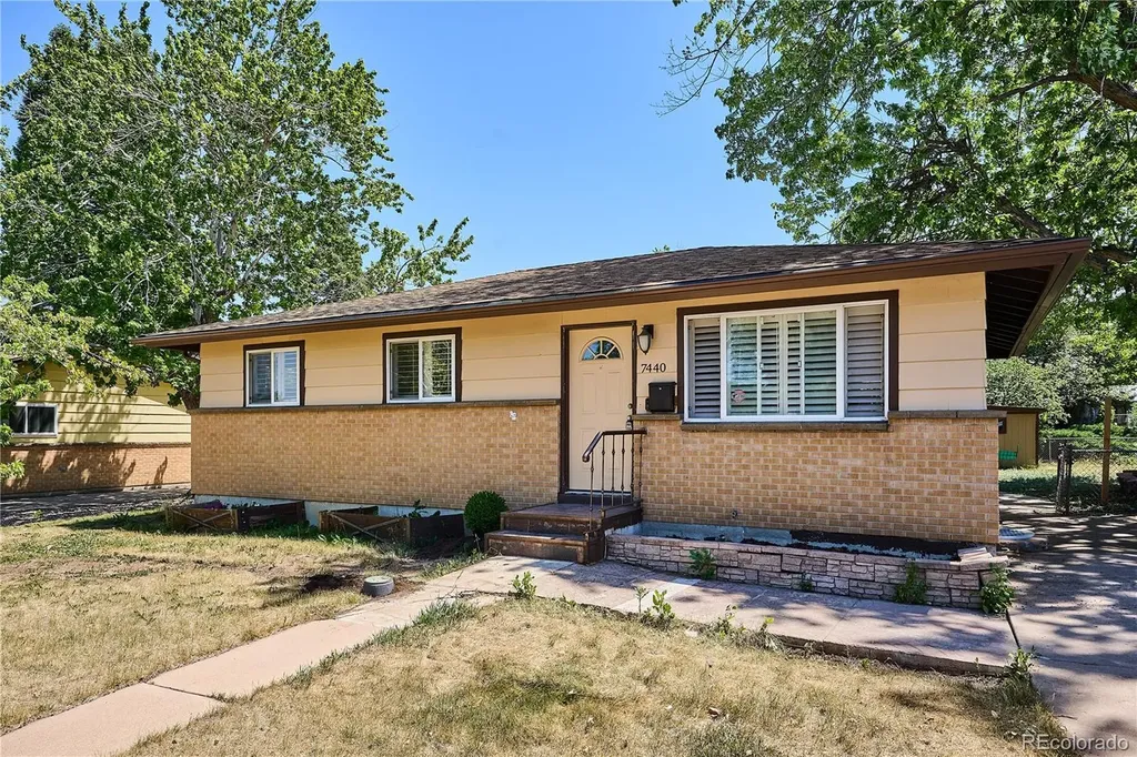 7440 W Oregon Drive Lakewood CO 80232