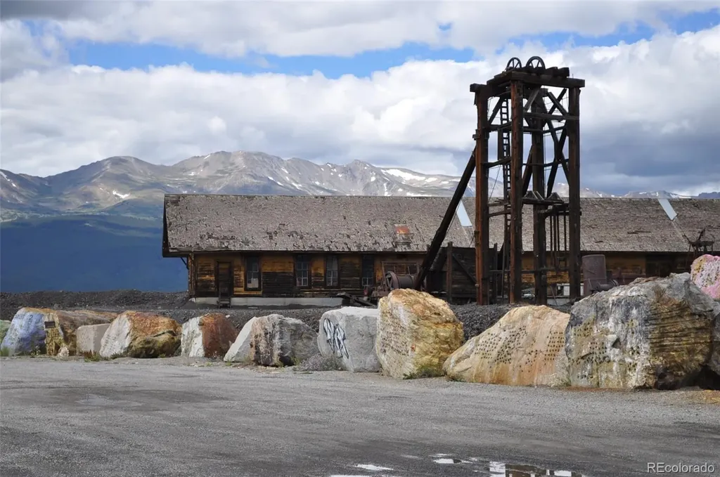 5697 Highway 24 Leadville CO 80461