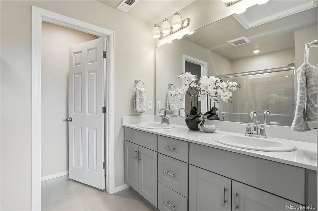 5685 Vivian Street Arvada CO 80002