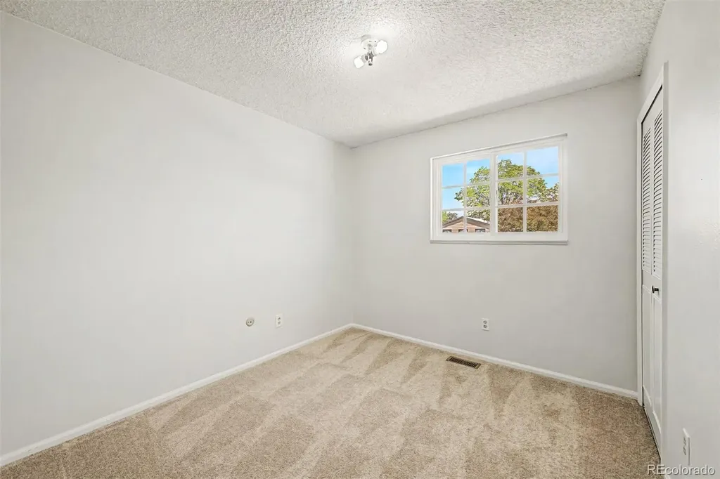 1509 S Vivian Street Longmont CO 80501