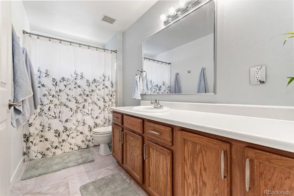 18611 E Water Drive Aurora CO 80013