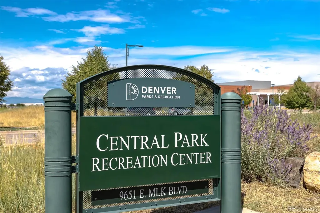 2371 N Elmira Street Aurora CO 80010