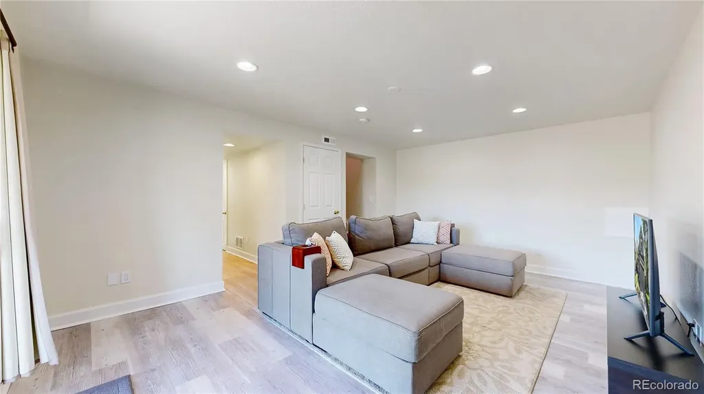 7636 Dusk Street Littleton CO 80125