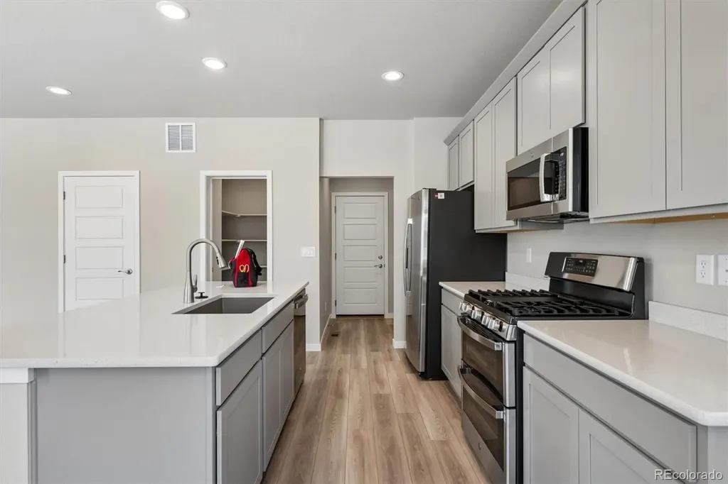 9136 Rifle Street Commerce City CO 80022