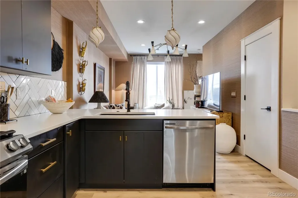 4925 W 10th Avenue Denver CO 80204