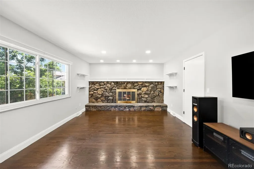 1966 S Macon Way Aurora CO 80014