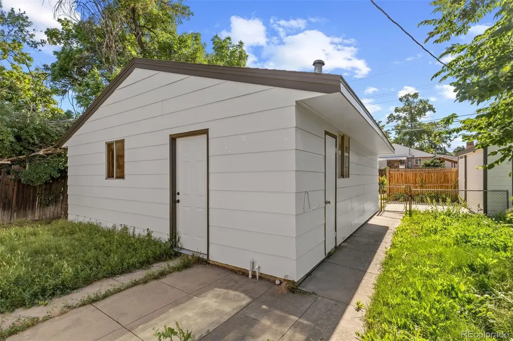1732 Lansing Street Aurora CO 80010