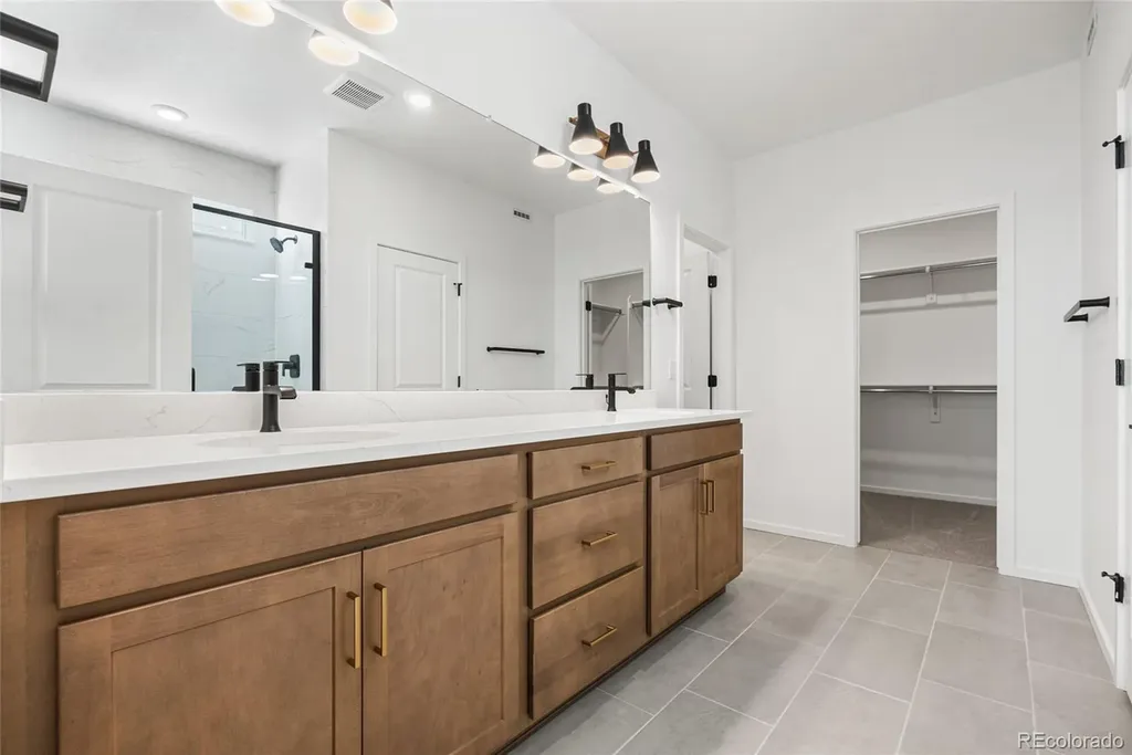 2157 S Jackson Gap Street Aurora CO 80018