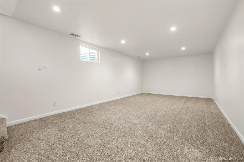 1742 Countess Court Longmont CO 80501